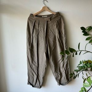 Oak + Fort Olive Green Cotton Linen Blend Pleated Trousers